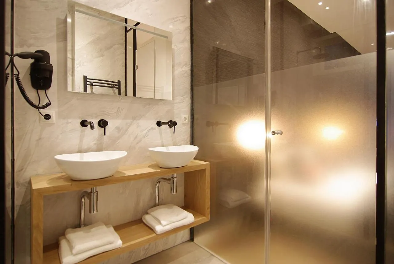 New! 2024 - The Canal Bridge Suites Amsterdam